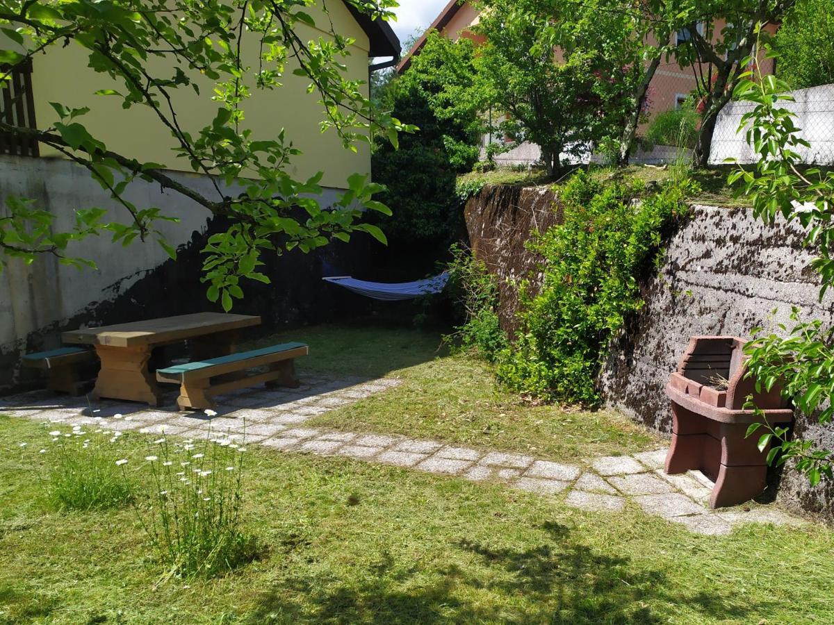 Villa Hisa Belin Podbela Exterior foto